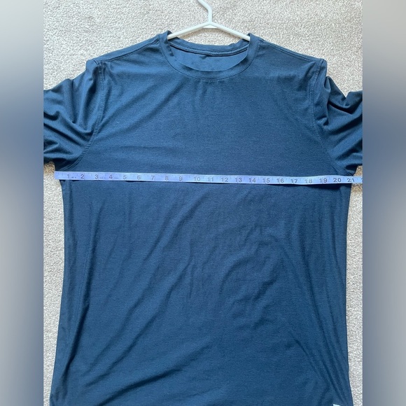 Men’s Vuori Strato Tech Tee | Size Medium - Picture 7 of 7